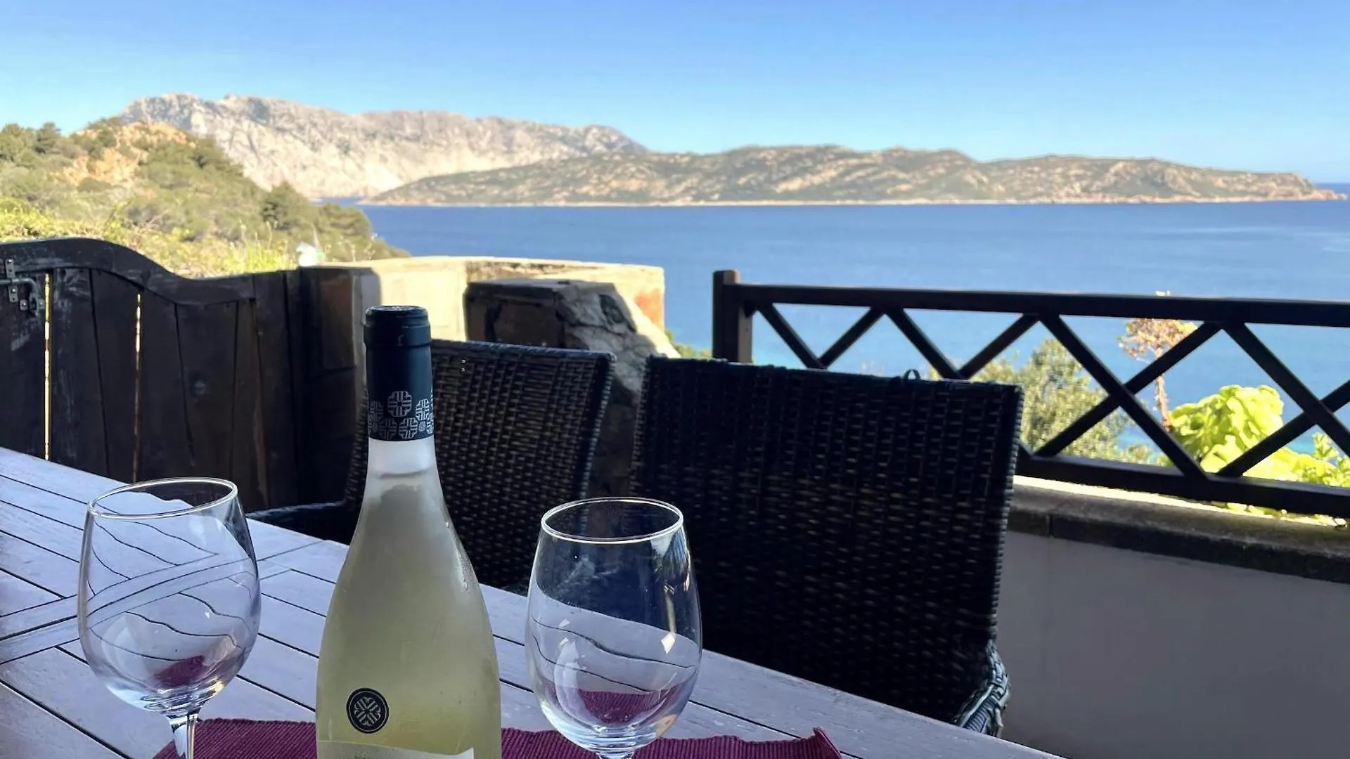 Ferienwohnung Punta Est Trilocale Stupenda Vista Mare Capo Coda Cavallo