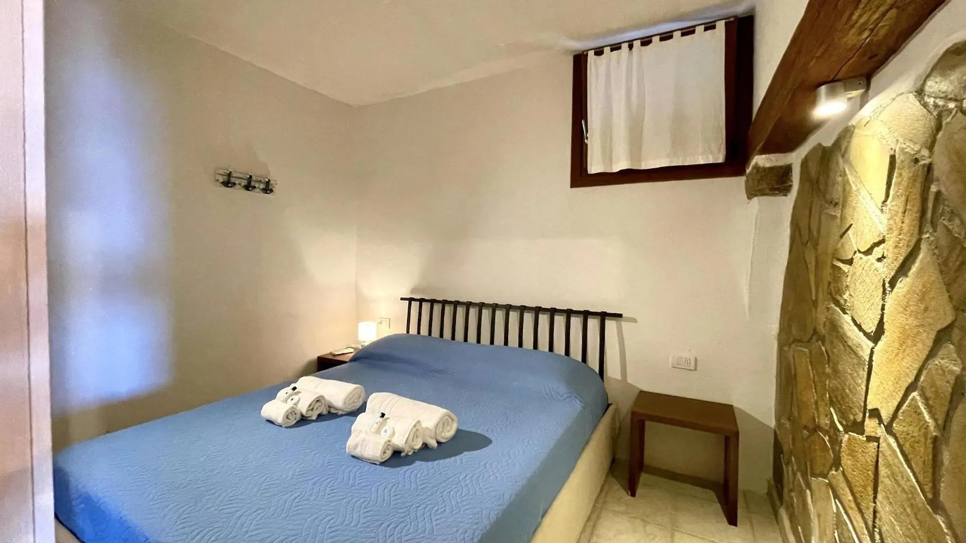 Punta Est Trilocale Stupenda Vista Mare Daire Capo Coda Cavallo 0*,  İtalya