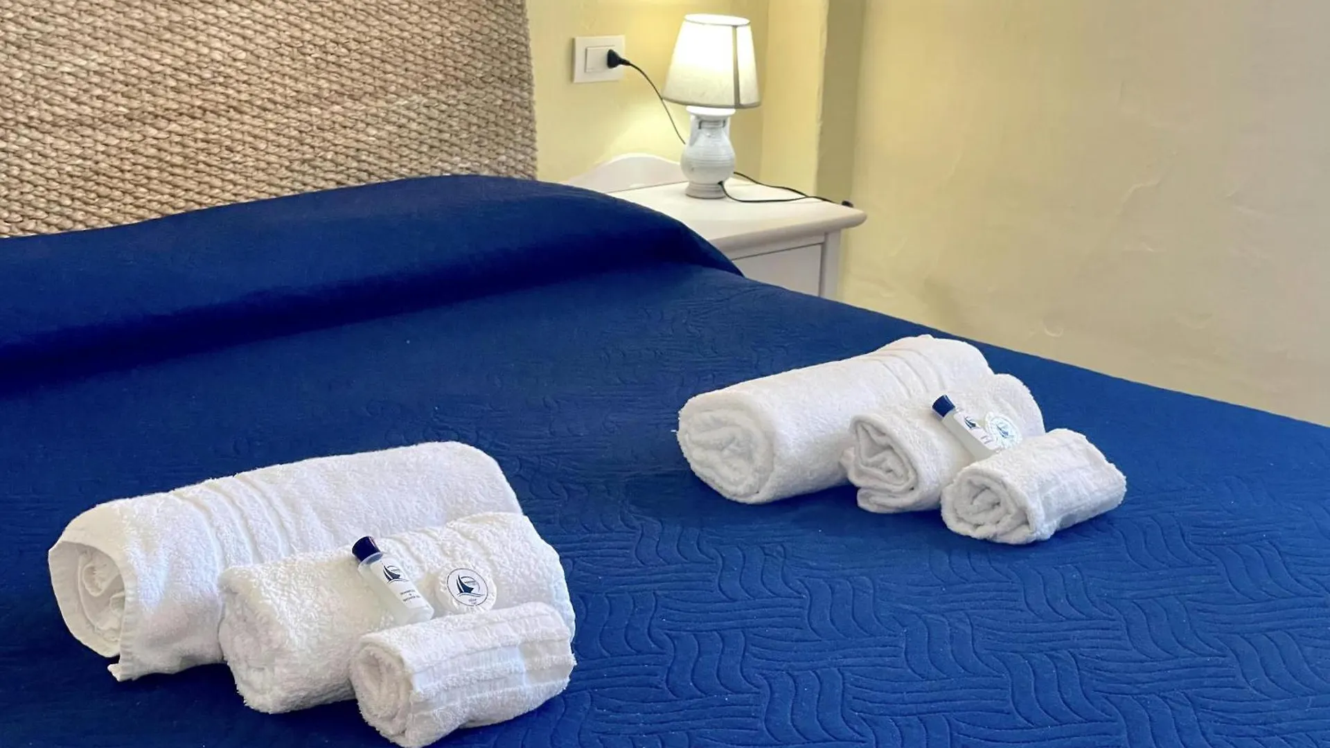 Apartamento Punta Est Trilocale Stupenda Vista Mare Capo Coda Cavallo 0*,